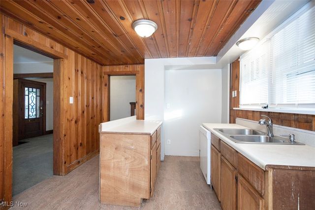 2078 18 Street SW, Akron, OH 44314