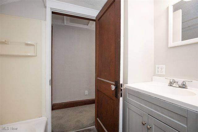 2078 18 Street SW, Akron, OH 44314