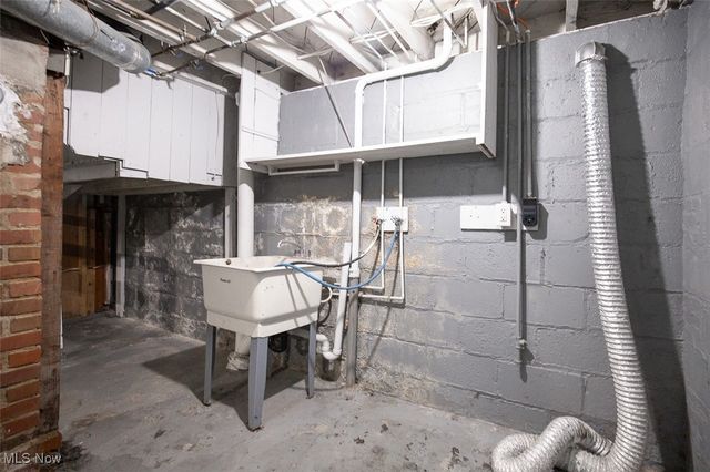 2078 18 Street SW, Akron, OH 44314