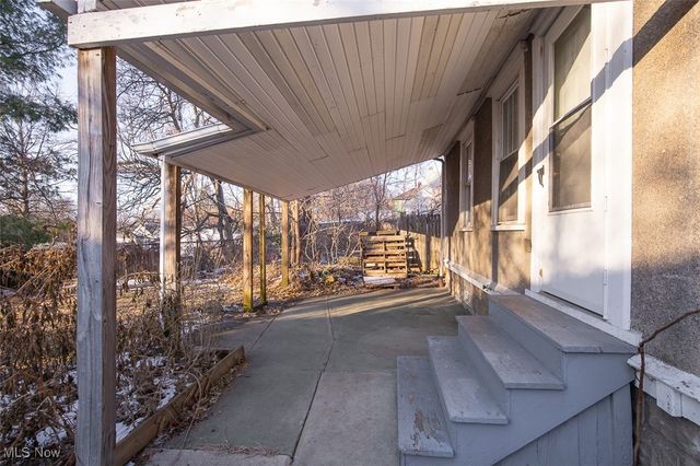 2078 18 Street SW, Akron, OH 44314