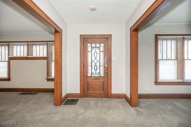 2078 18 Street SW, Akron, OH 44314