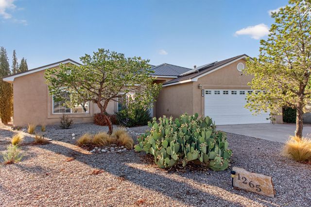 1265 Parkview Drive, Los Lunas, NM 87031