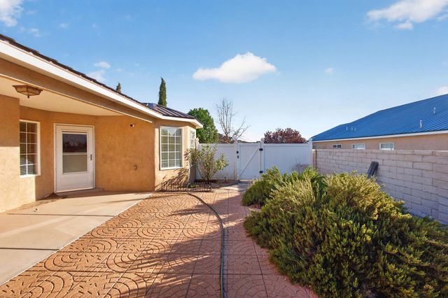 1265 Parkview Drive, Los Lunas, NM 87031