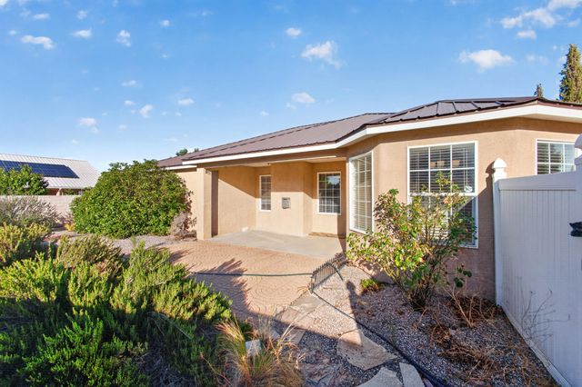 1265 Parkview Drive, Los Lunas, NM 87031