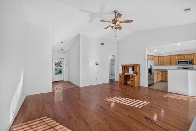 1265 Parkview Drive, Los Lunas, NM 87031