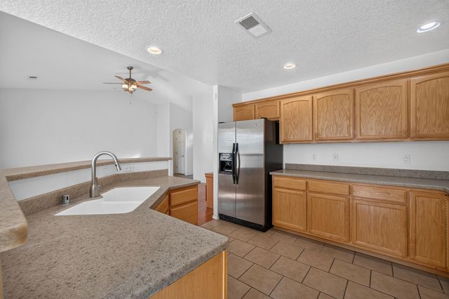 1265 Parkview Drive, Los Lunas, NM 87031