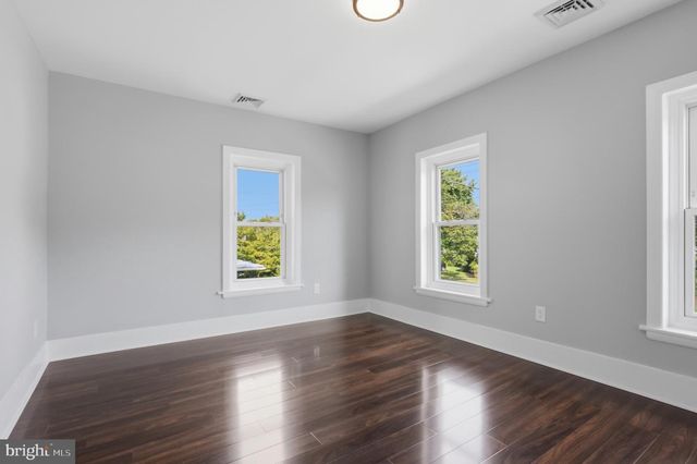 102 FOUNTAIN AVE, Burlington, NJ 08016