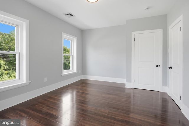 102 FOUNTAIN AVE, Burlington, NJ 08016
