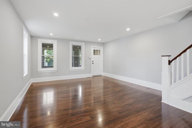 102 FOUNTAIN AVE, Burlington, NJ 08016