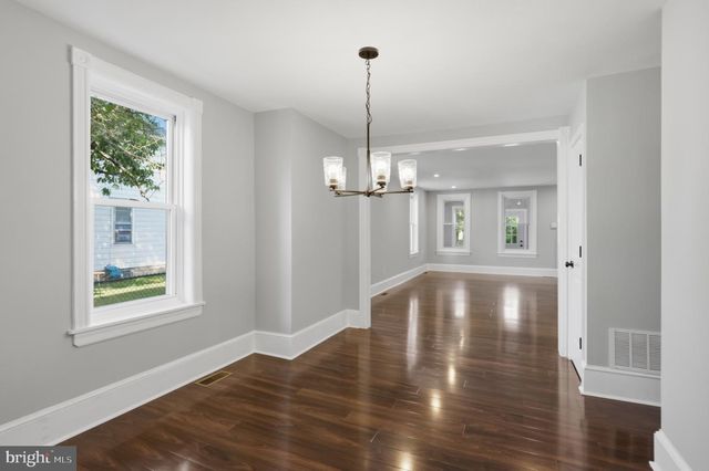 102 FOUNTAIN AVE, Burlington, NJ 08016