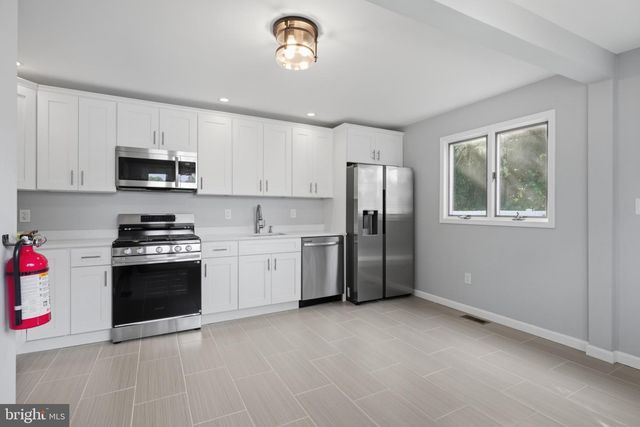 102 FOUNTAIN AVE, Burlington, NJ 08016