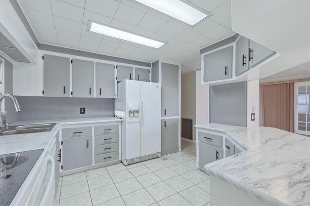 6710 36TH AVENUE E 201, Palmetto, FL 34221