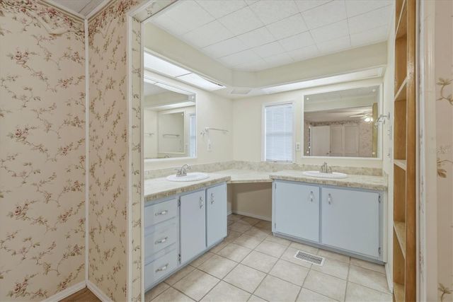 6710 36TH AVENUE E 201, Palmetto, FL 34221