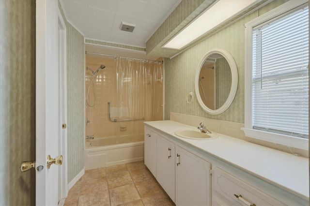 6710 36TH AVENUE E 201, Palmetto, FL 34221