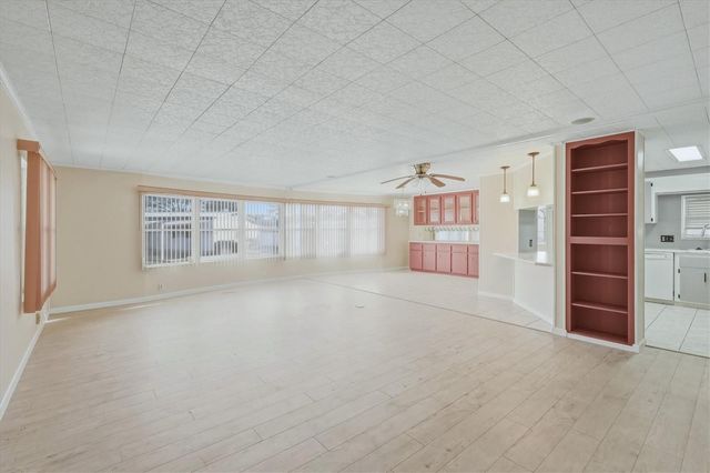 6710 36TH AVENUE E 201, Palmetto, FL 34221