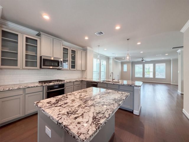 10707 Centre Forest Drive, Houston, TX 77043