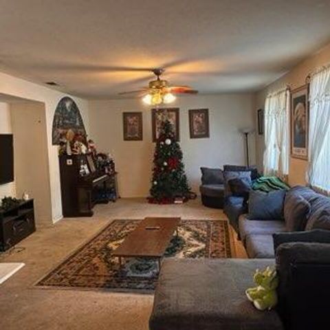 8865 Skipjack Way, Sacramento, CA 95828
