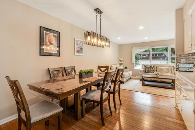 6901 N Crestwood DRIVE, Glendale, WI 53209