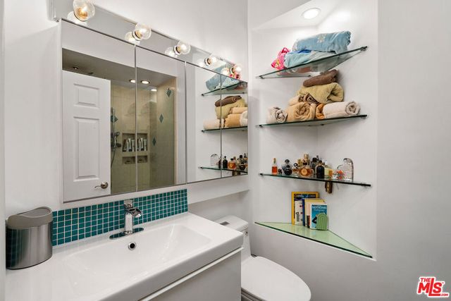 221 S Gale Drive 305, Beverly Hills, CA 90211