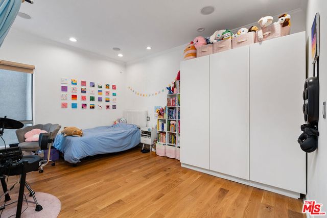 221 S Gale Drive 305, Beverly Hills, CA 90211