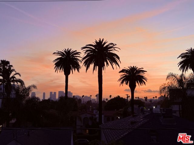 221 S Gale Drive 305, Beverly Hills, CA 90211