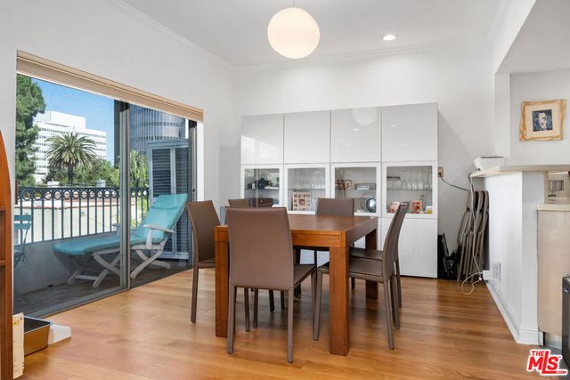 221 S Gale Drive 305, Beverly Hills, CA 90211