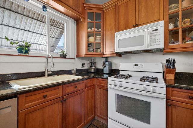 1138 23RD AVENUE N, St Petersburg, FL 33704