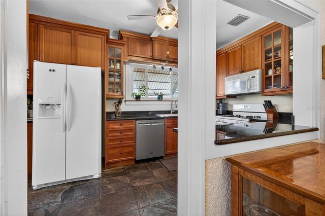 1138 23RD AVENUE N, St Petersburg, FL 33704