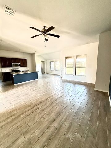 4709 Avion Drive, Sanger, TX 76266