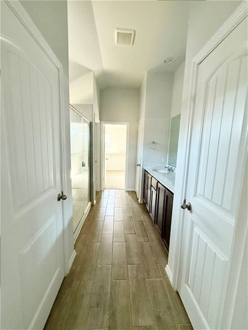 4709 Avion Drive, Sanger, TX 76266