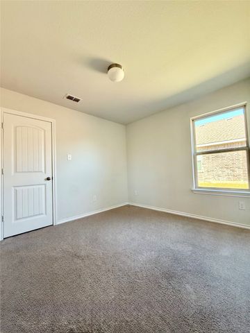 4709 Avion Drive, Sanger, TX 76266