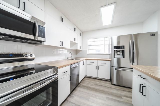2781 Taft Street 204, Hollywood, FL 33020