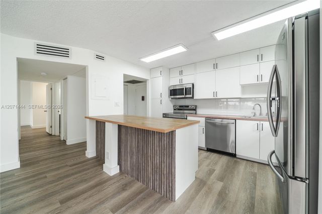 2781 Taft Street 204, Hollywood, FL 33020