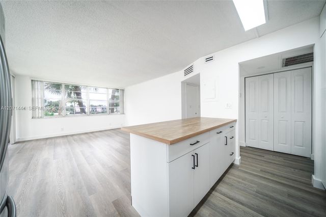 2781 Taft Street 204, Hollywood, FL 33020