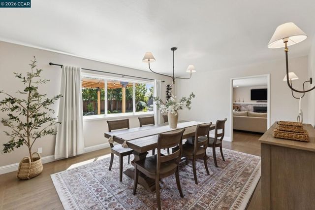 978 Kenston Dr, Clayton, CA 94517