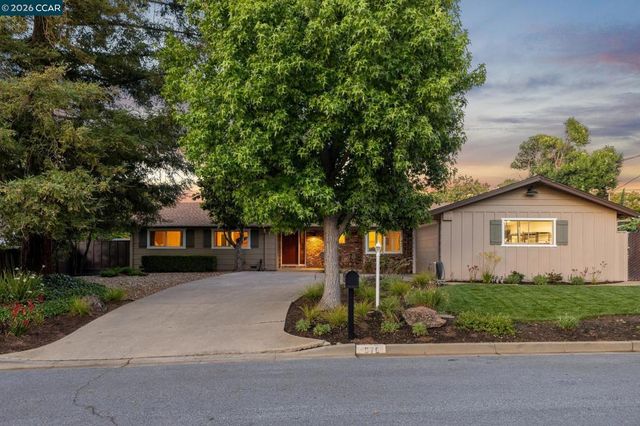 978 Kenston Dr, Clayton, CA 94517