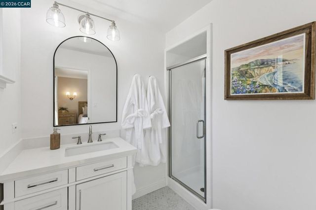 978 Kenston Dr, Clayton, CA 94517