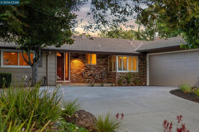 978 Kenston Dr, Clayton, CA 94517