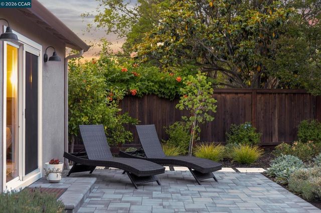 978 Kenston Dr, Clayton, CA 94517