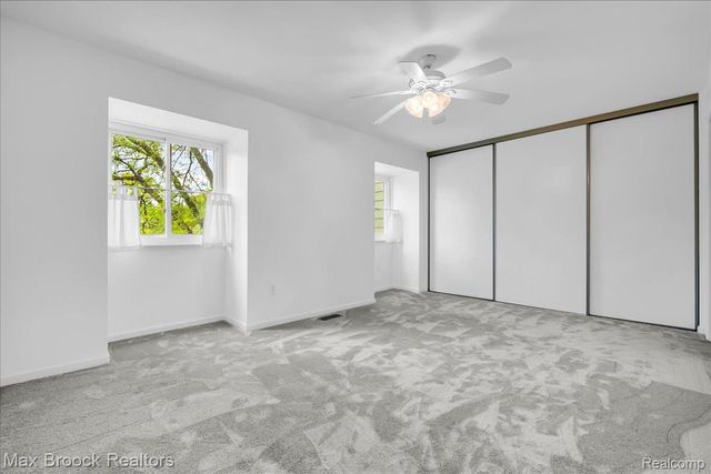 1853 Torquay Avenue 229, Royal Oak, MI 48073