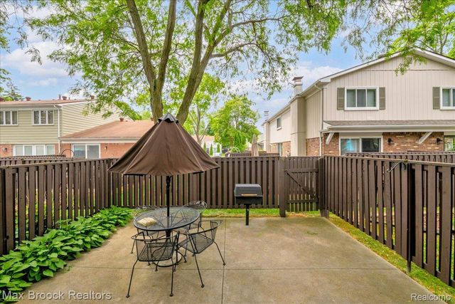 1853 Torquay Avenue 229, Royal Oak, MI 48073