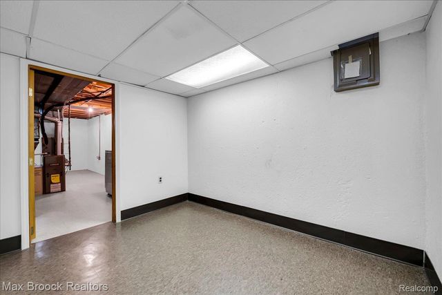 1853 Torquay Avenue 229, Royal Oak, MI 48073