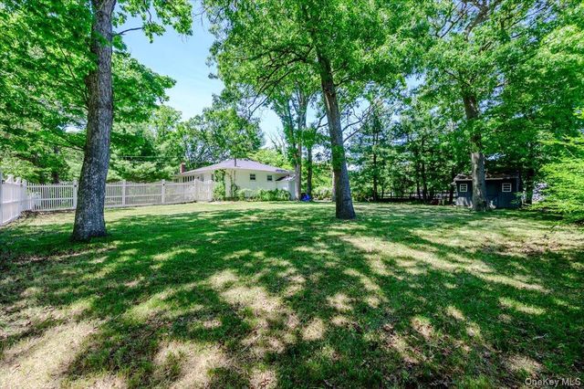 53 Ehrhardt Way, Islandia, NY 11749