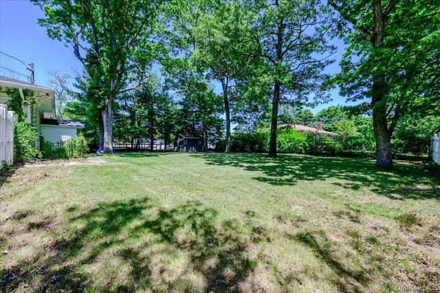 53 Ehrhardt Way, Islandia, NY 11749