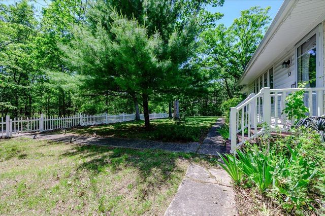 53 Ehrhardt Way, Islandia, NY 11749