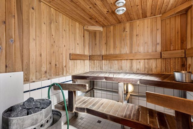 20 Balsam Lane N, Plymouth, MN 55441