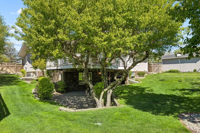 20 Balsam Lane N, Plymouth, MN 55441