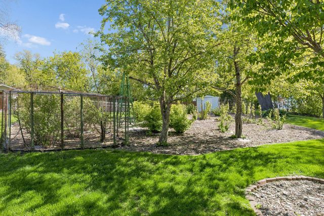 20 Balsam Lane N, Plymouth, MN 55441