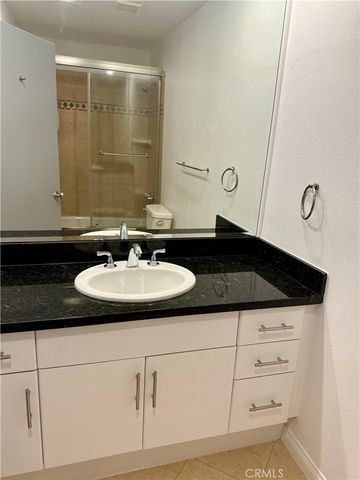 7826 Topanga Canyon, Canoga Park, CA 91304