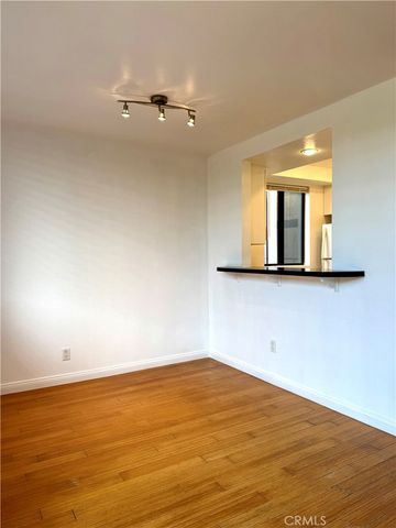 7826 Topanga Canyon, Canoga Park, CA 91304